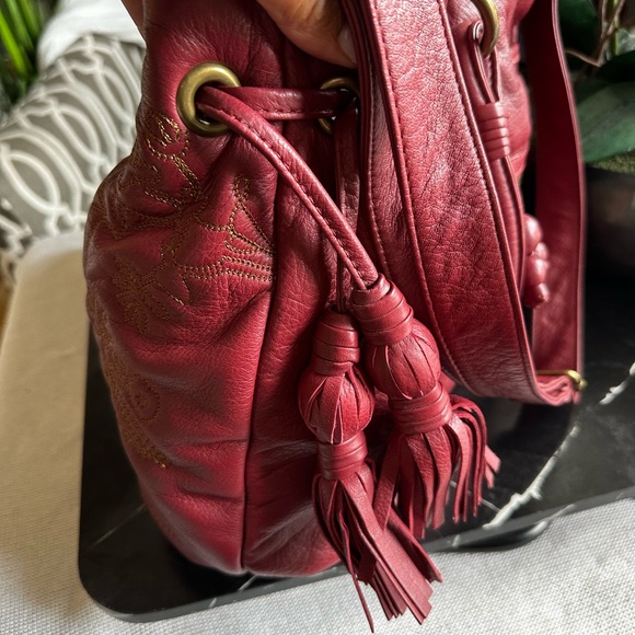 RARE Isabella Fiore Red Quilted Leather Song Bird Embroidered Bag. Like new - Picture 3 of 16